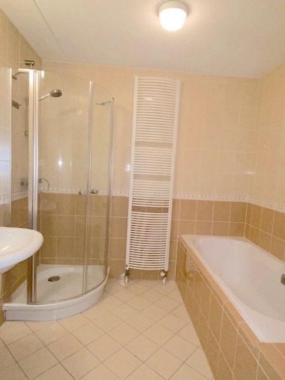 90 m2 apartment with balcony in Breda - Image 15