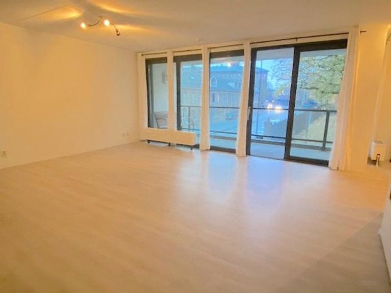 90 m2 apartment with balcony in Breda - Image 2