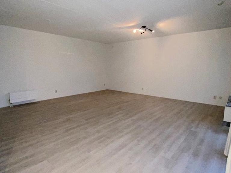 90 m2 apartment with balcony in Breda - Image 3