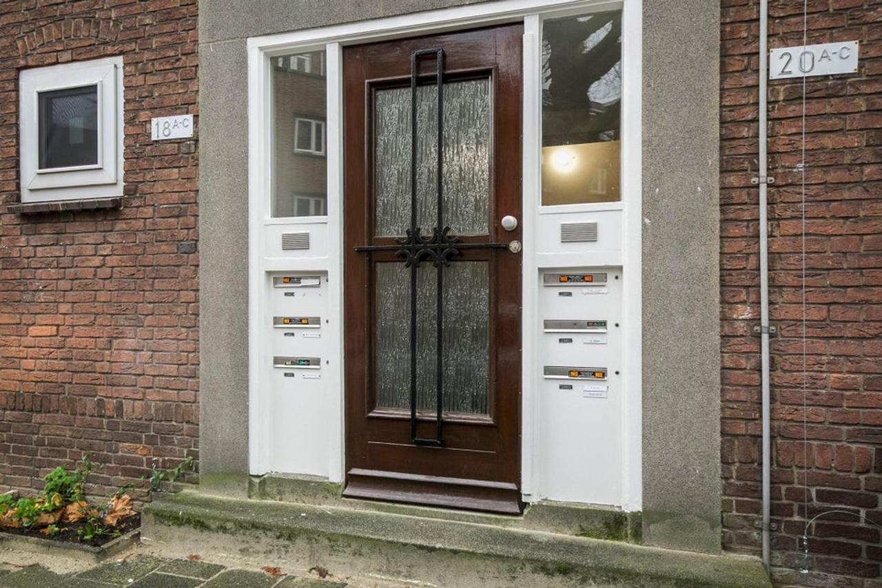 Bright 3-room apartment in Blijdorp - Image 23