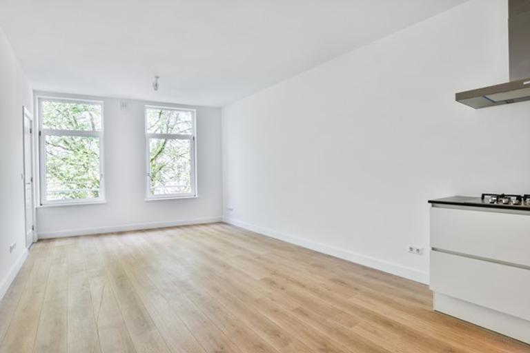69 m² with 3 bedrooms on Da Costakade - Image 3