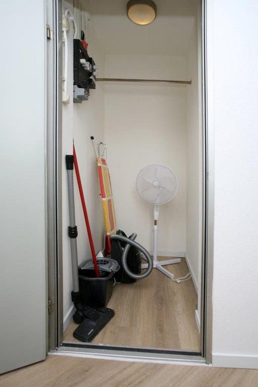 Furnished 2-bedroom apartment with parking - Image 14