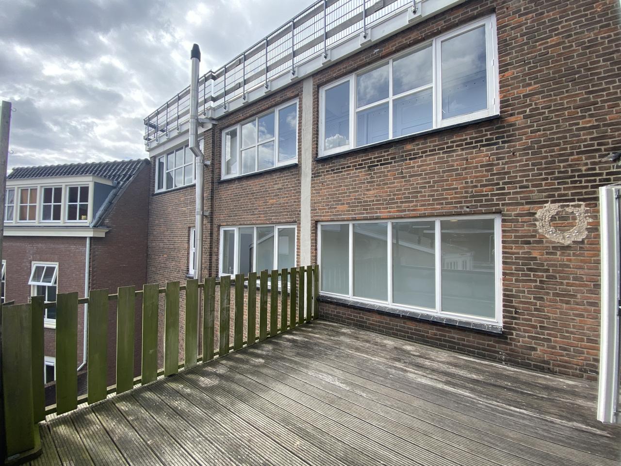 110m² apartment with roof terrace - Image 16