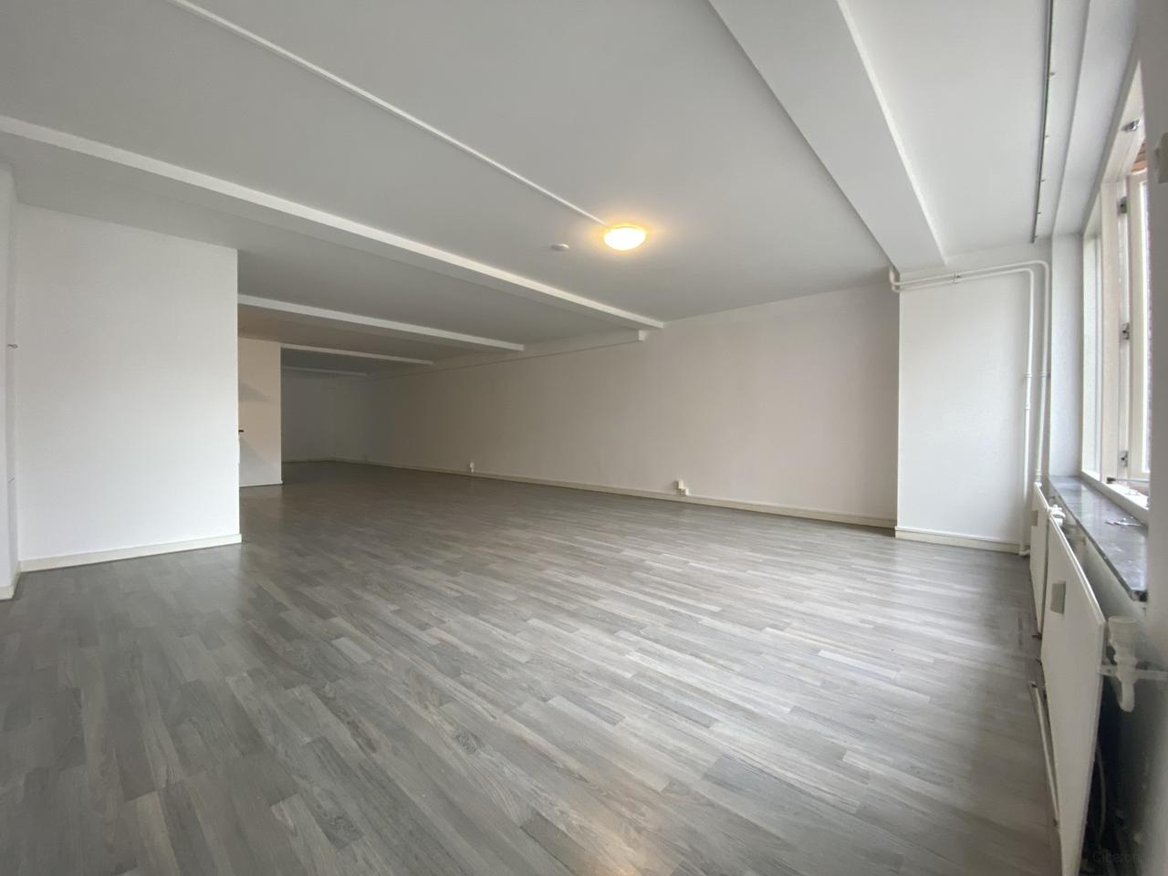 110m² apartment with roof terrace - Image 8