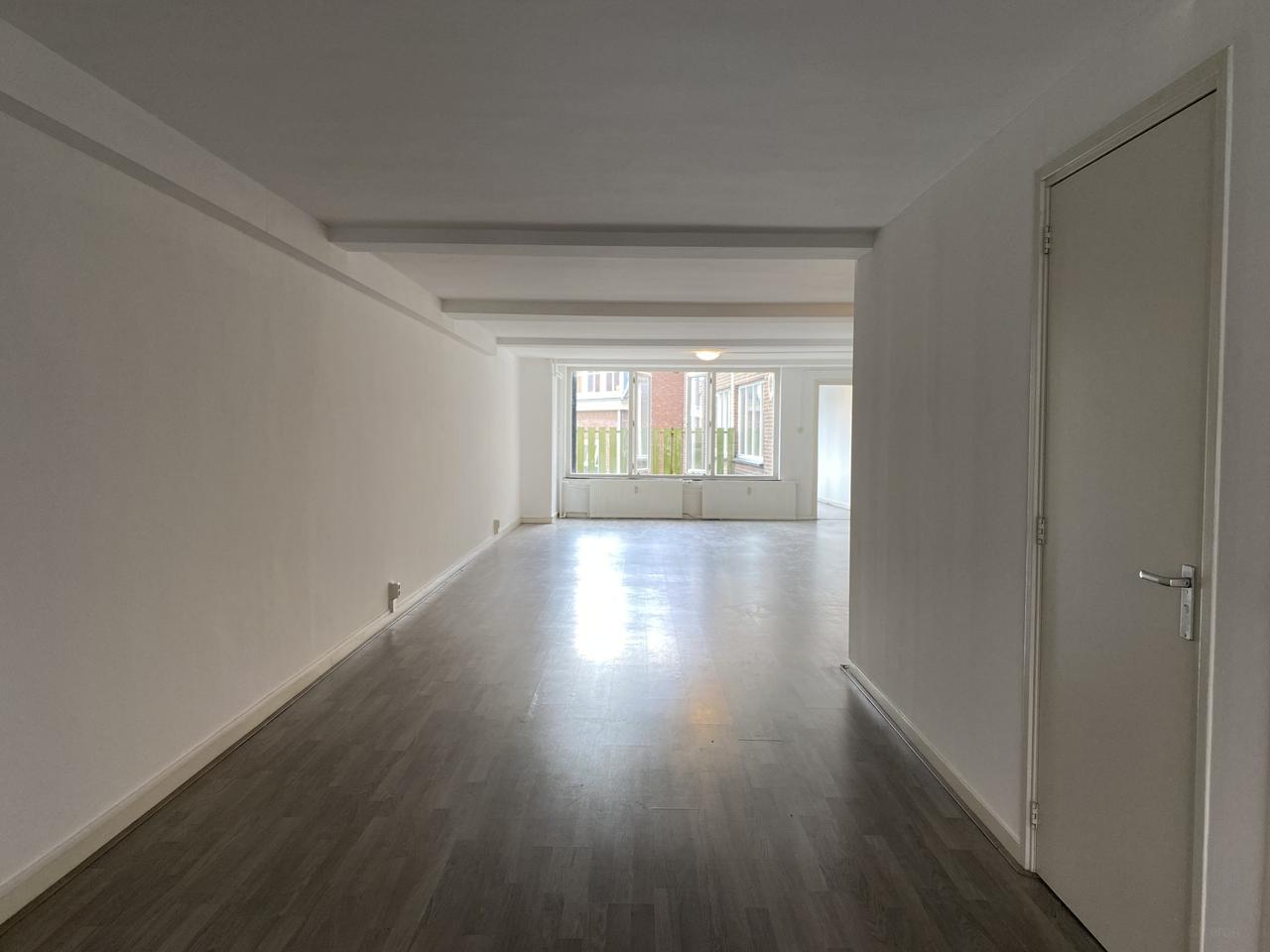 110m² apartment with roof terrace - Image 13
