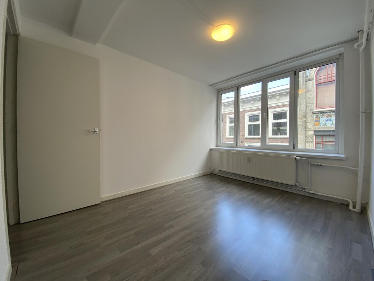 110m² apartment with roof terrace - Image 24