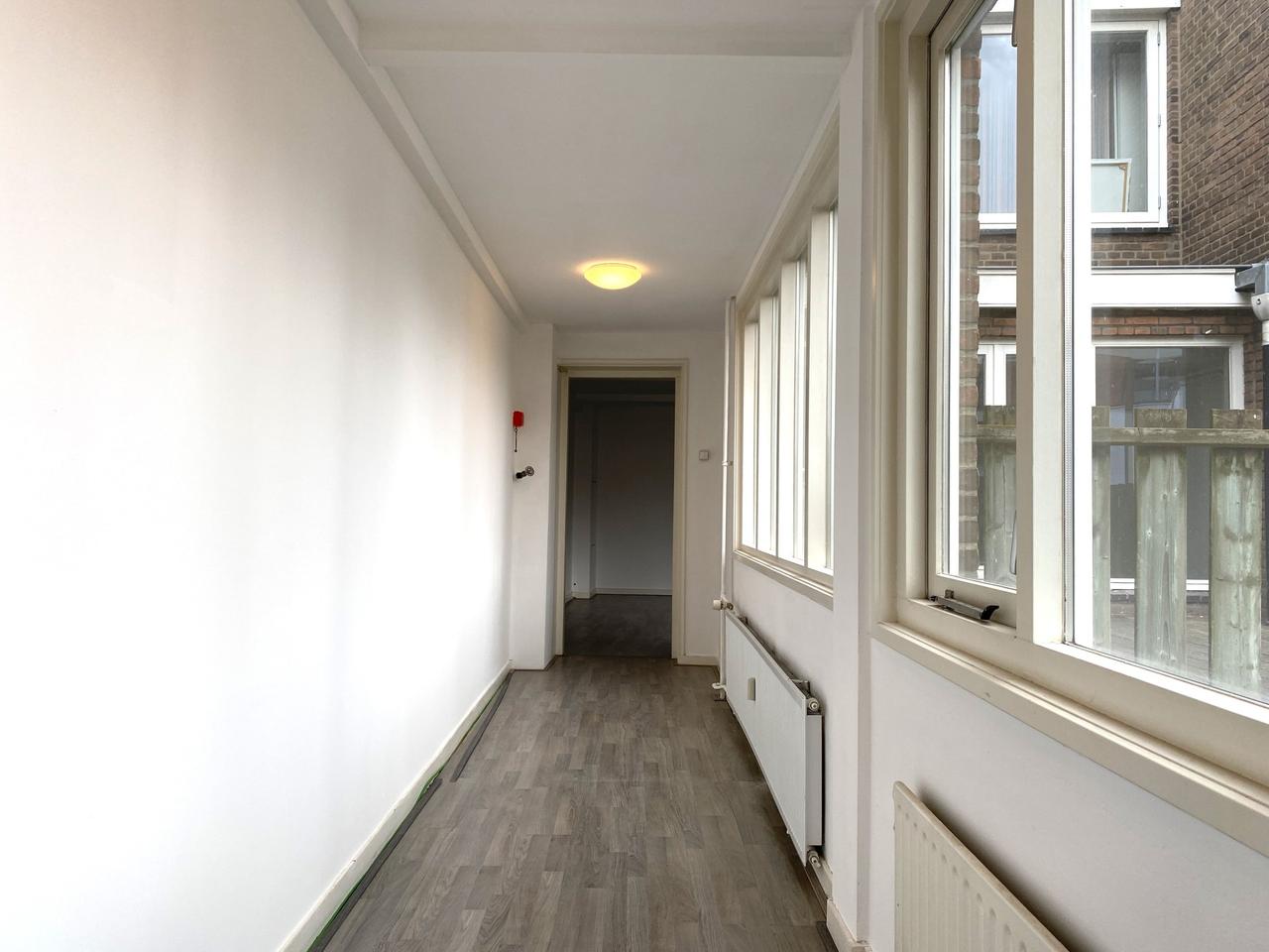 110m² apartment with roof terrace - Image 6