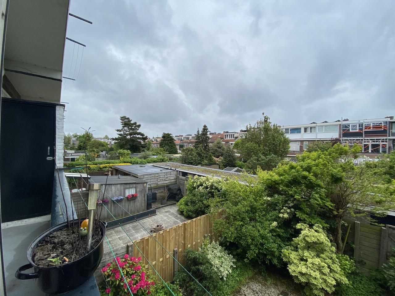 4-room apartment with balcony in Leyenburg - Image 19