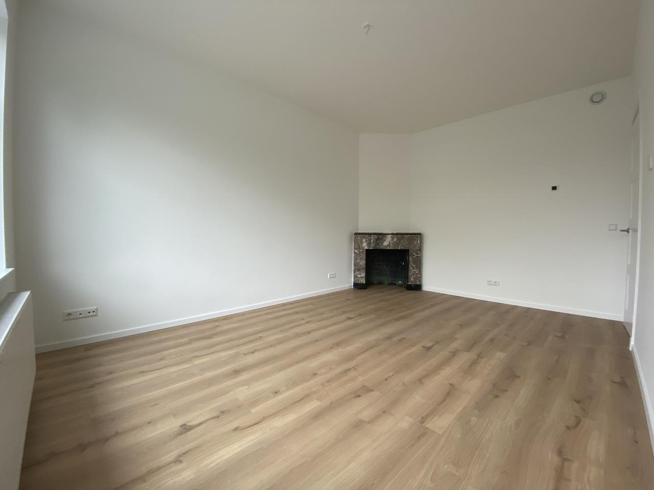 4-room apartment with balcony in Leyenburg - Image 3