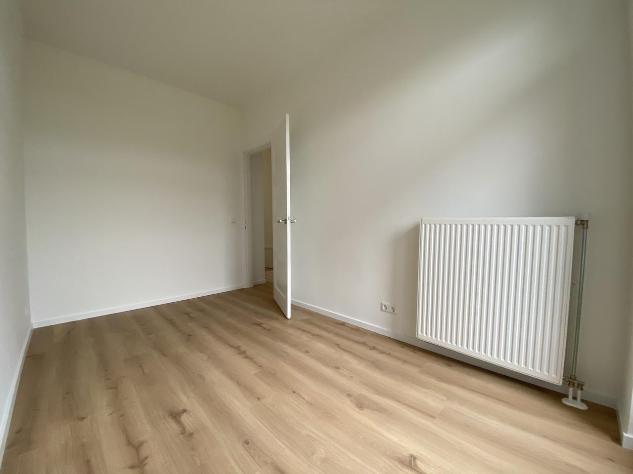4-room apartment with balcony in Leyenburg - Image 17
