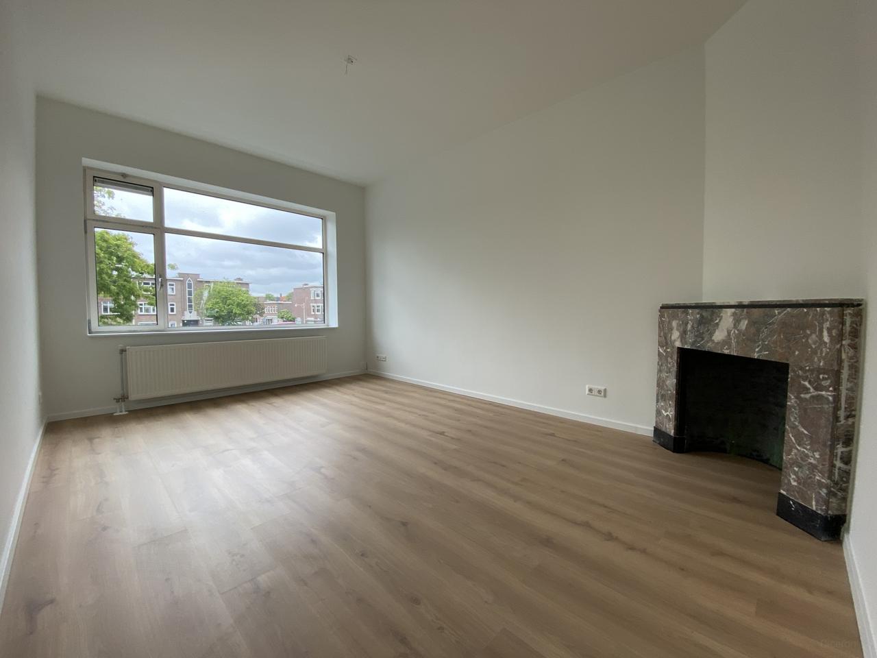4-room apartment with balcony in Leyenburg - Image 2