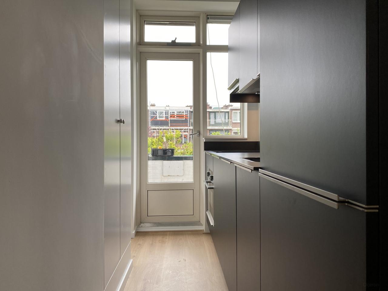 4-room apartment with balcony in Leyenburg - Image 14