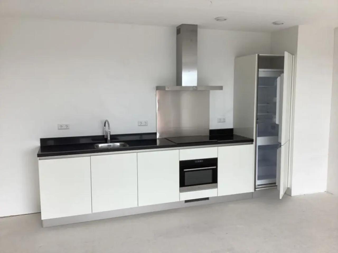 2-bedroom apartment with balcony - Image 4