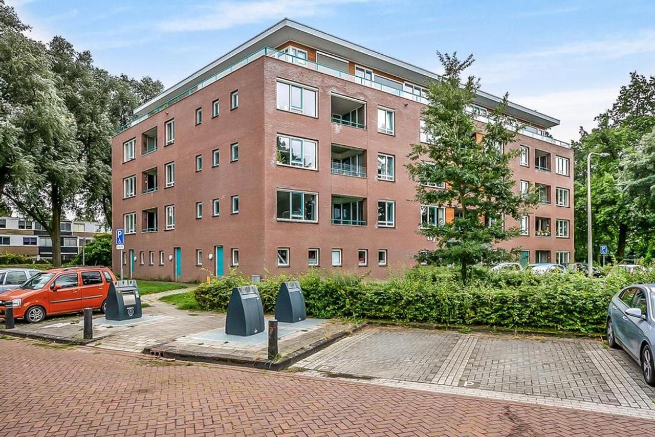 3-kamerappartement met balkon in Dronten - Afbeelding 1