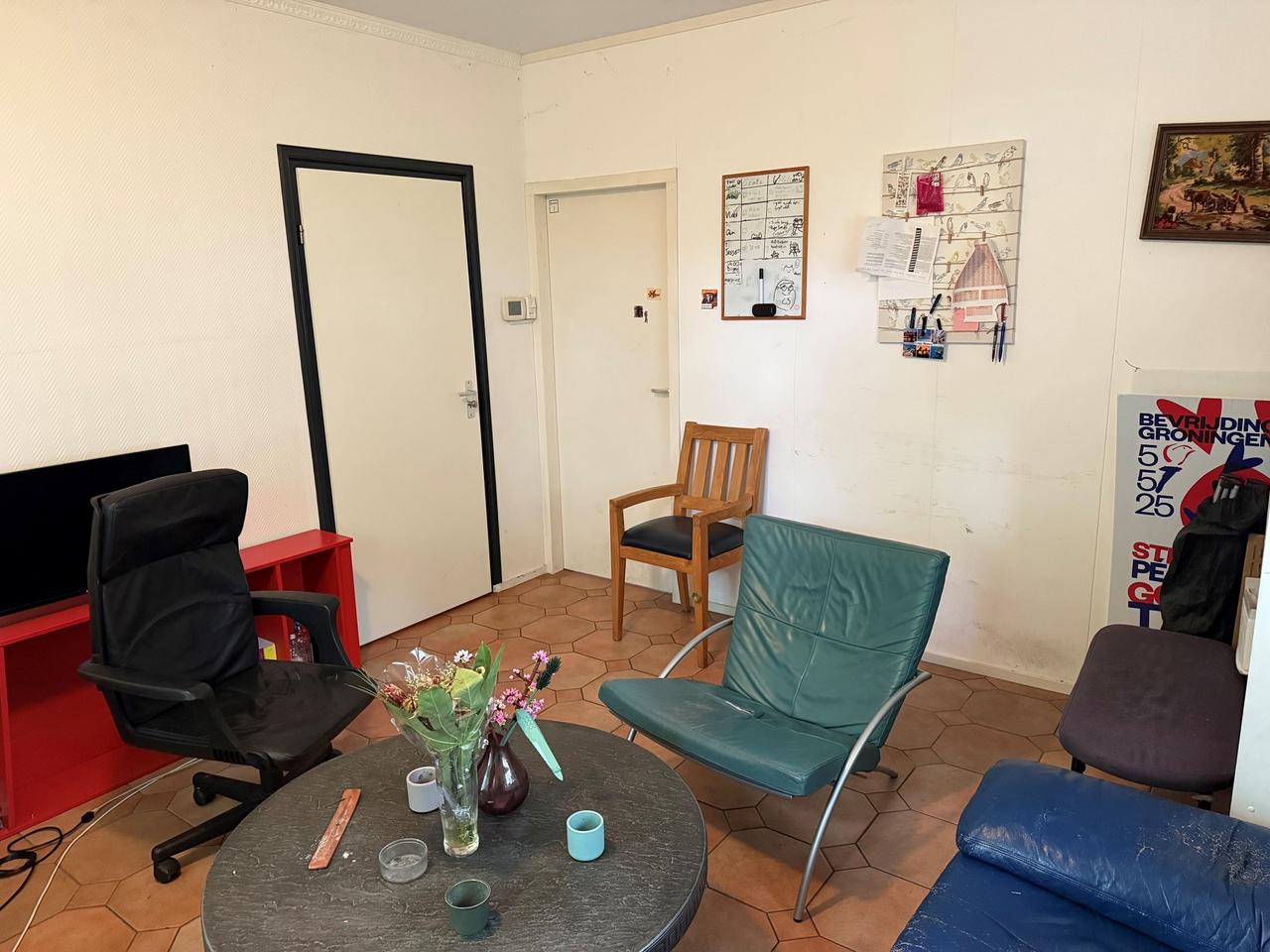 Student room with garden near Zernike - Image 7