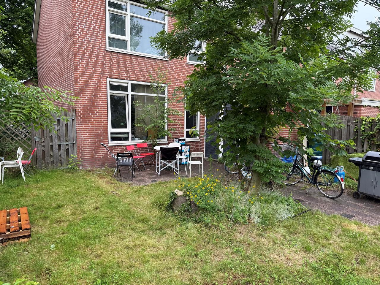 Student room with garden near Zernike - Image 12
