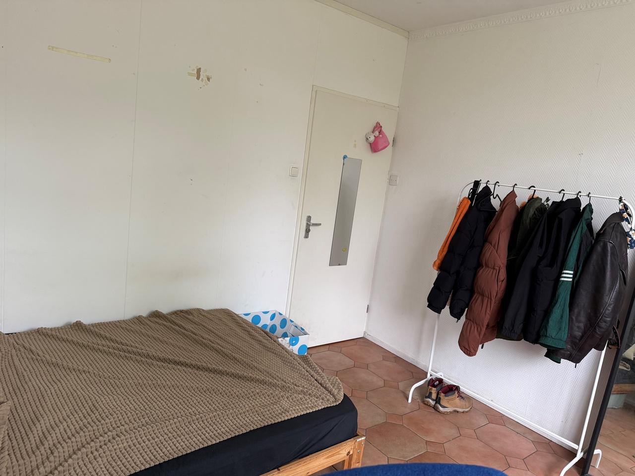 Student room with garden near Zernike - Image 4