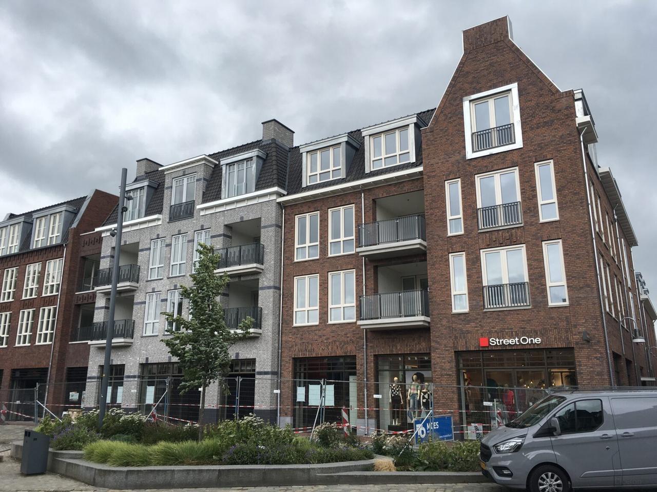 2-bedroom apartment with balcony - Image 3