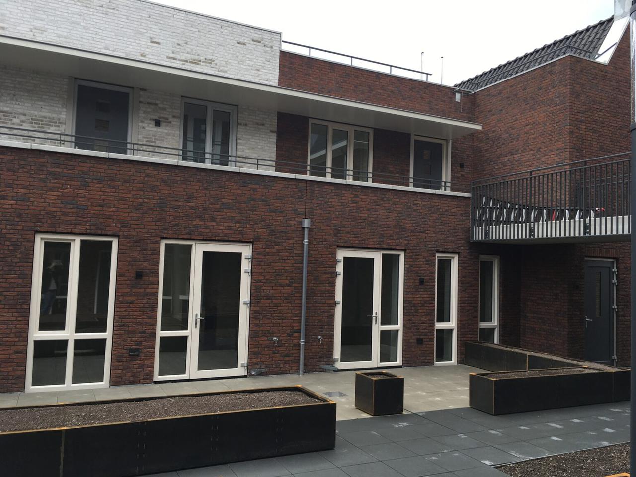 2-bedroom apartment with balcony - Image 13