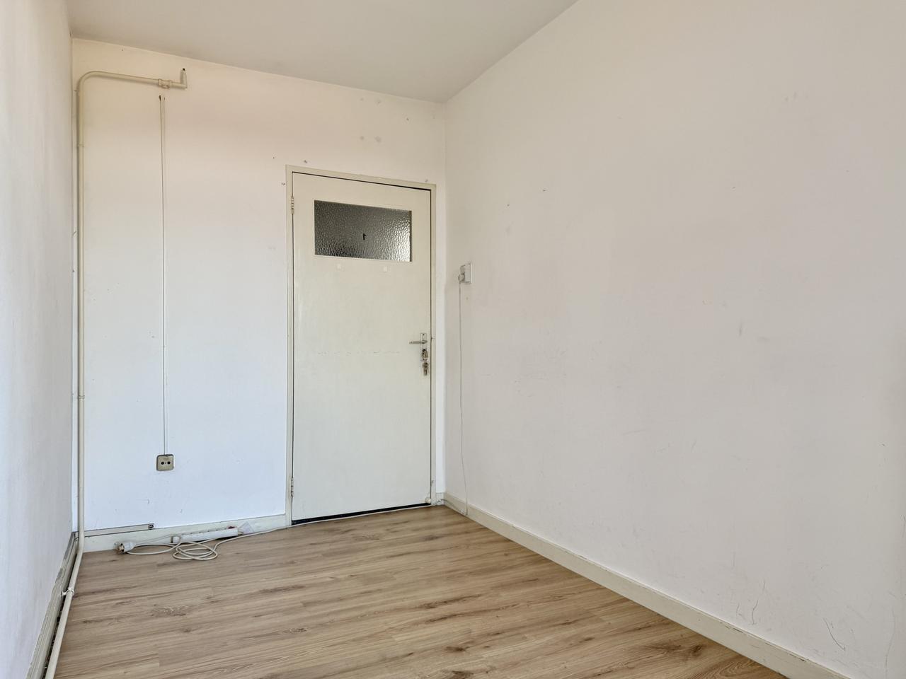 9 m² room with balcony in Scharn - Image 3