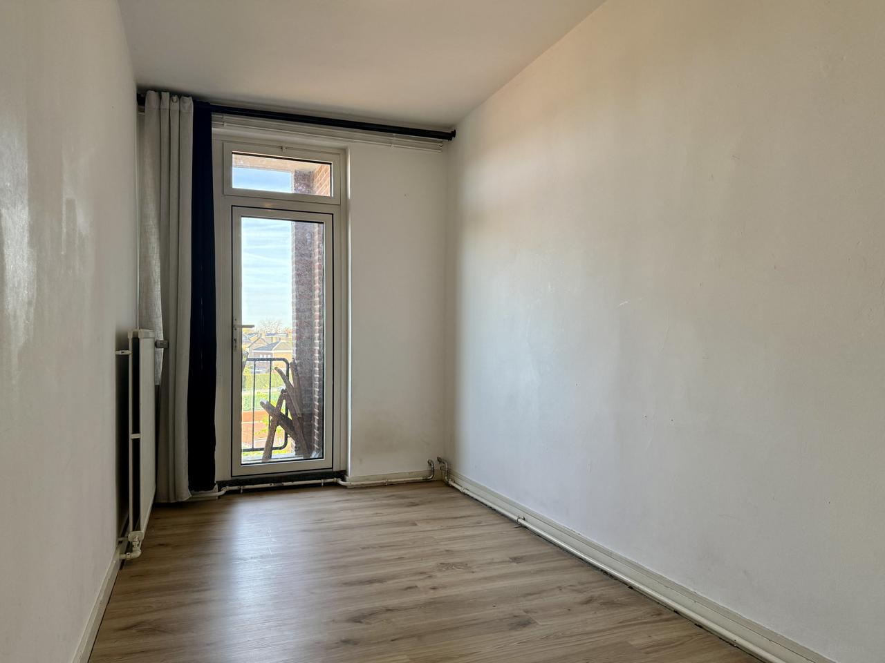 9 m² room with balcony in Scharn - Image 2