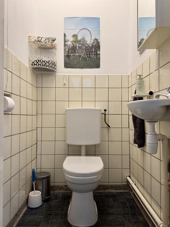 9 m² room with balcony in Scharn - Image 8
