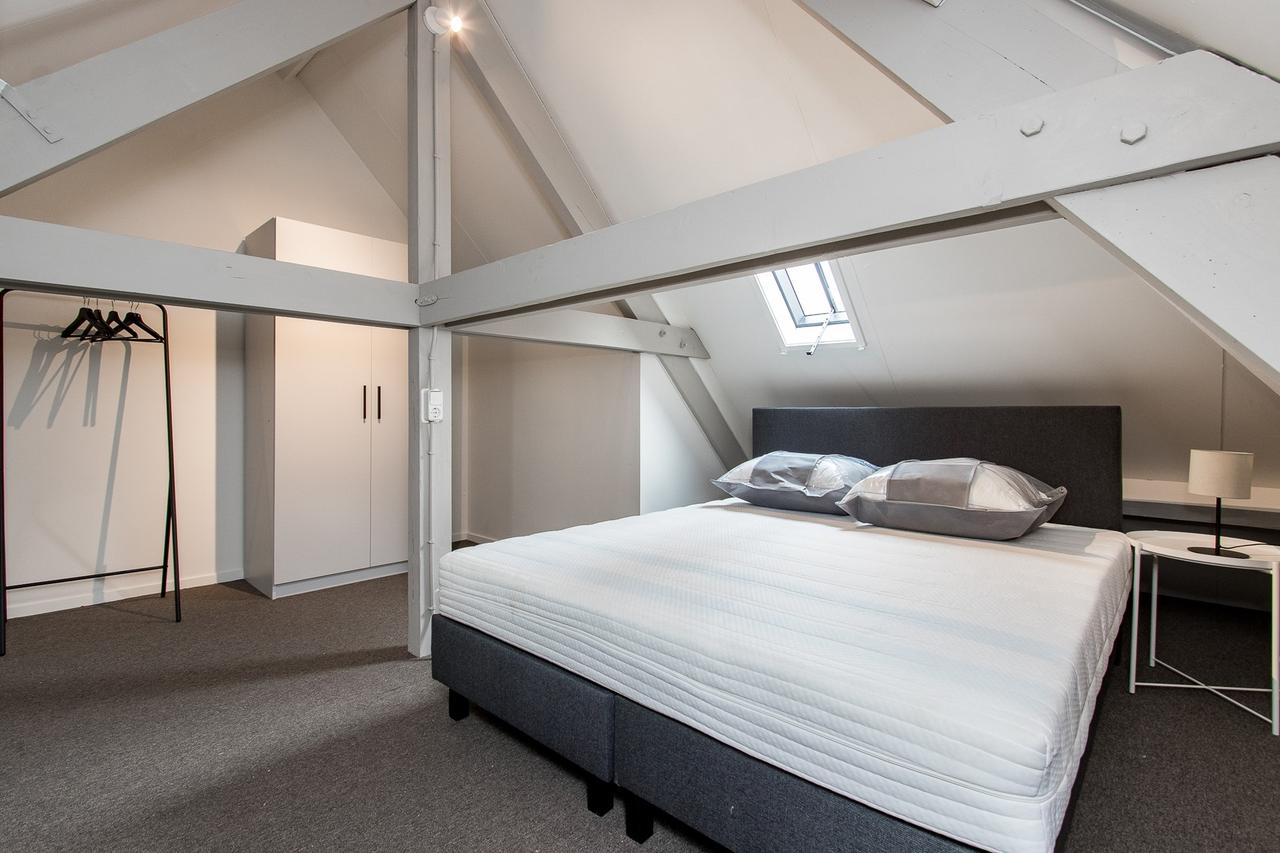 Furnished apartment with church view - Image 9