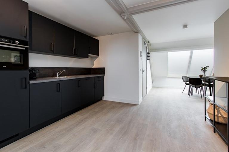 Furnished apartment with church view - Image 3