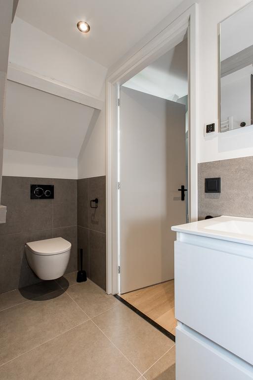 Furnished apartment with church view - Image 10