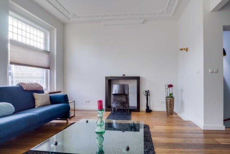 Furnished 2-bedroom apartment with terrace - Image 4