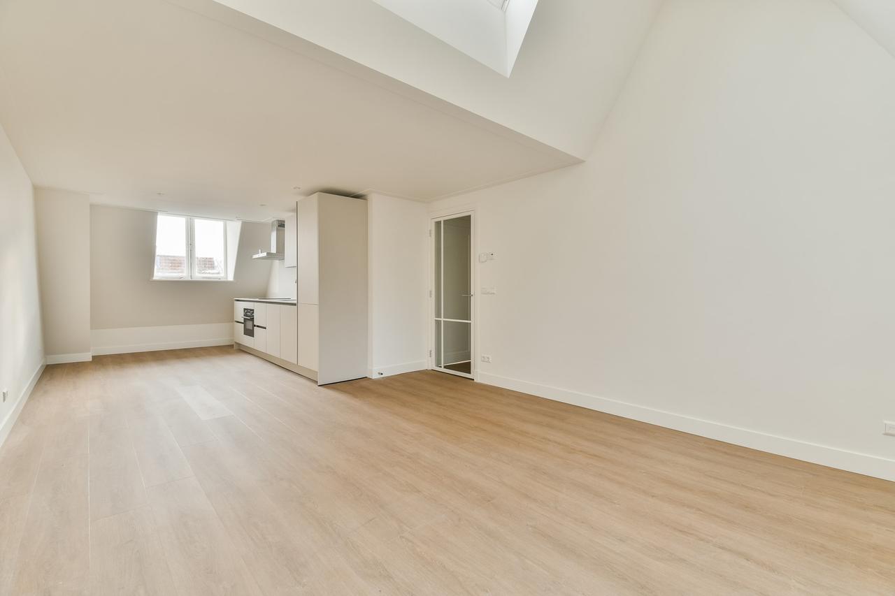 84 m² with balcony in the Scheldebuurt - Image 5