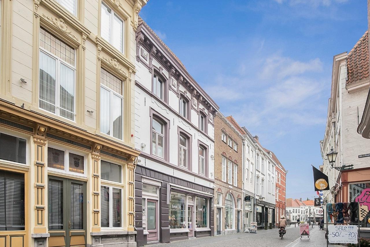108 m² appartement in hartje Bergen op Zoom - Afbeelding 2