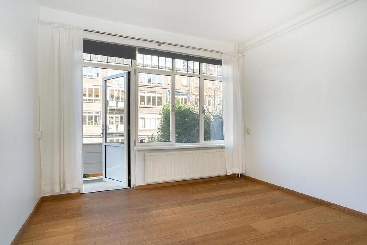 Bright double upper house on Statensingel - Image 25
