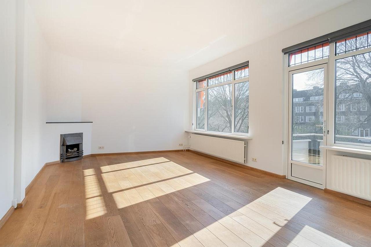 Bright double upper house on Statensingel - Image 2