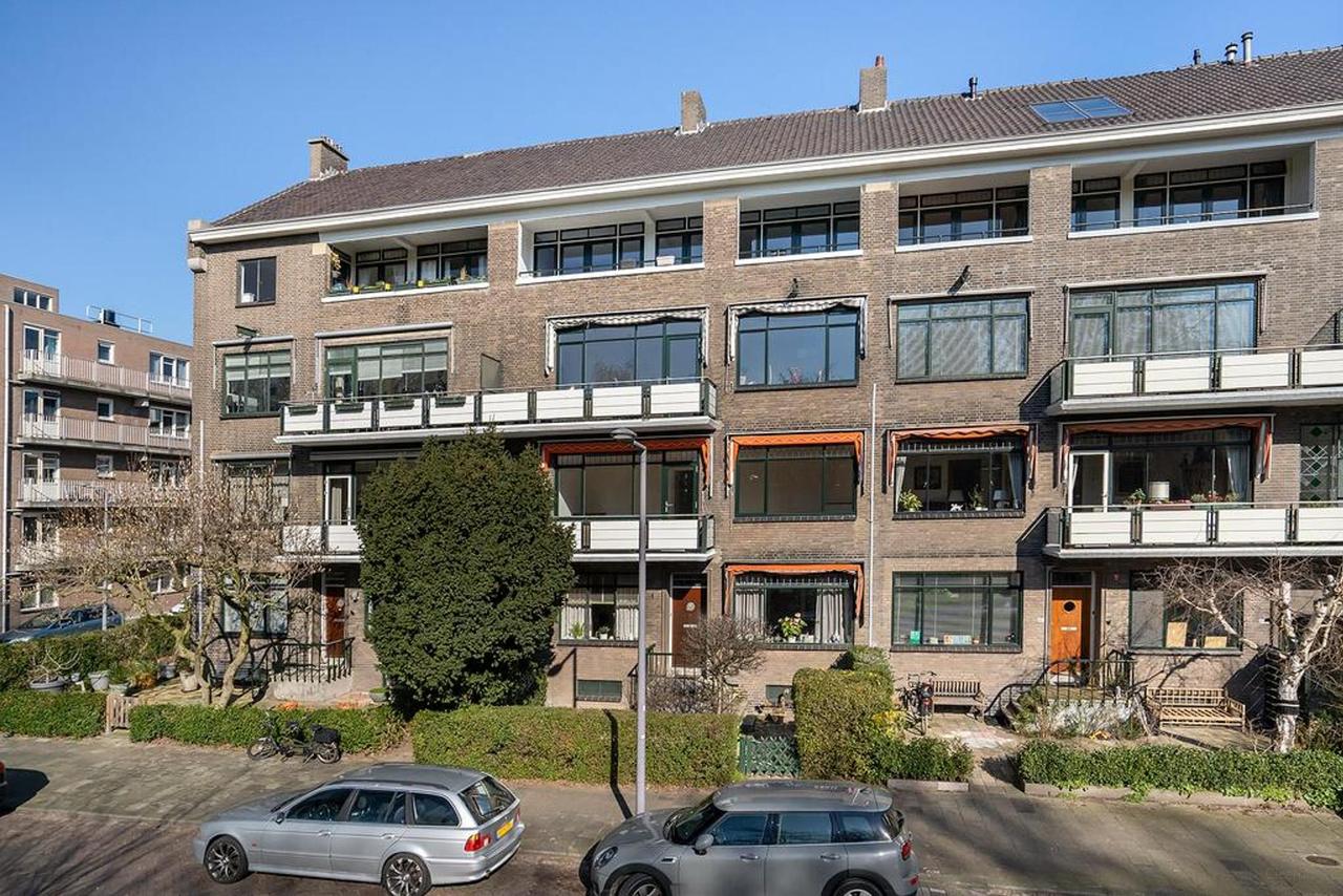 Bright double upper house on Statensingel - Image 5