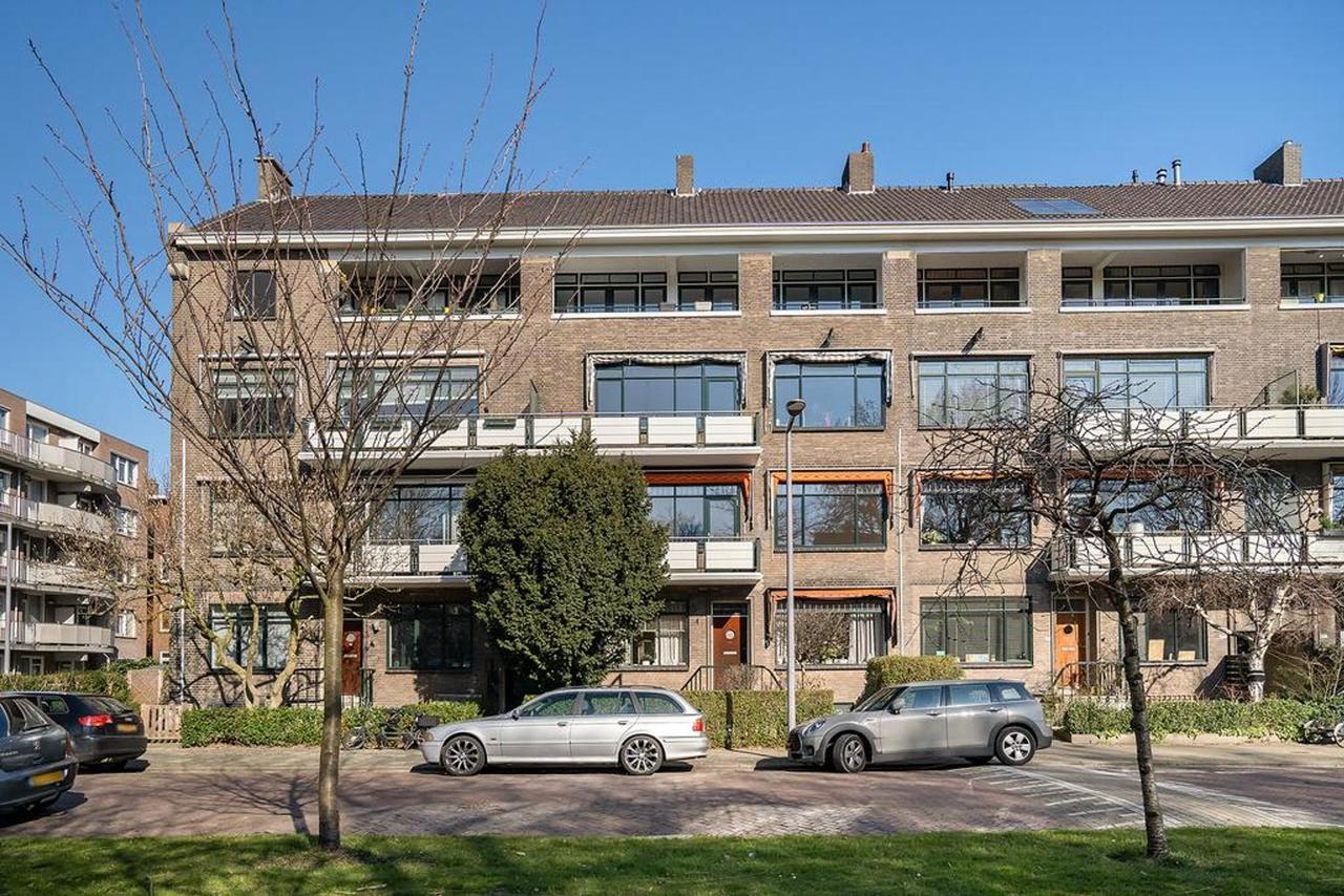 Bright double upper house on Statensingel - Image 1