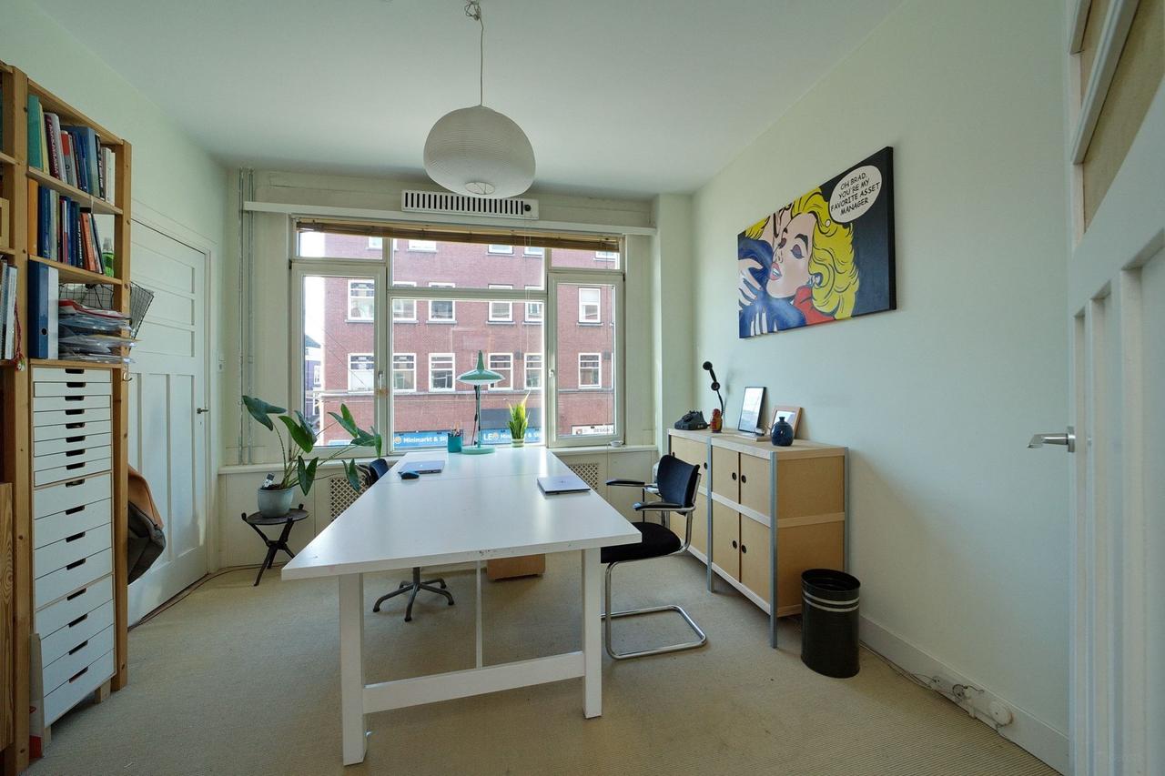 3-bedroom apartment with balcony - Image 10