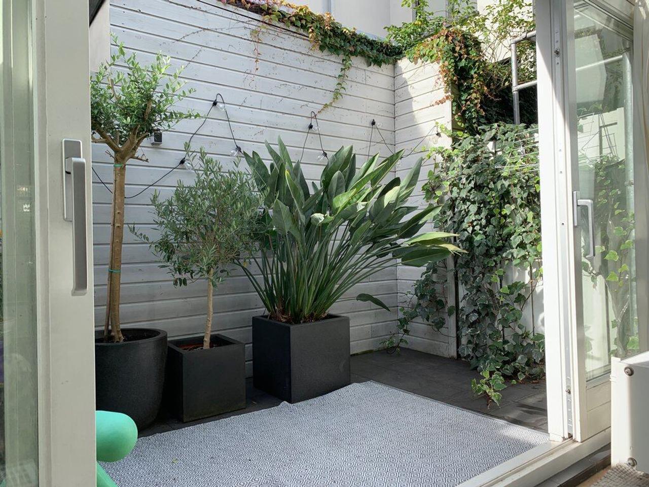 Bright terraced house with patio - Image 14