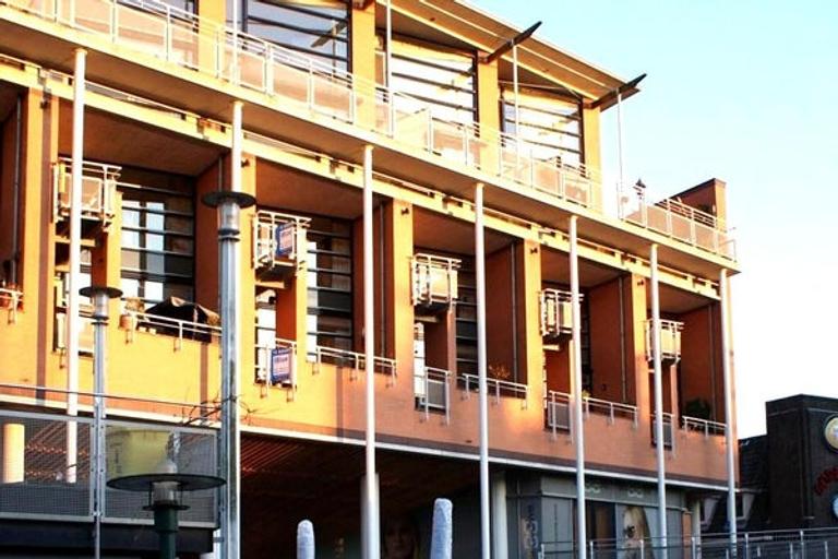 120 m2 maisonette with sunny balcony - Image 1
