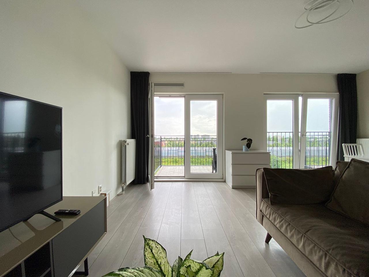 Furnished 2-room apartment with sunny balcony - Image 9
