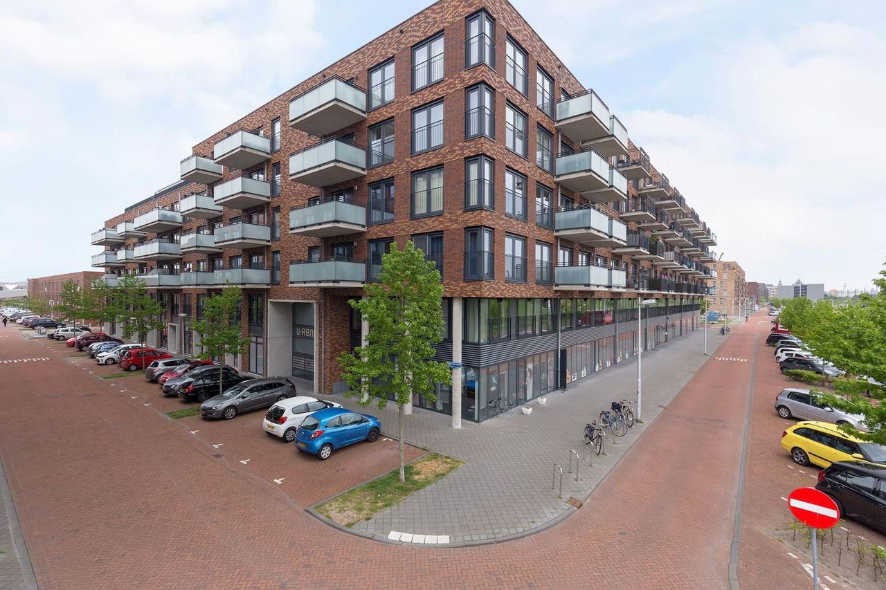 Furnished 2-room apartment with sunny balcony - Image 1