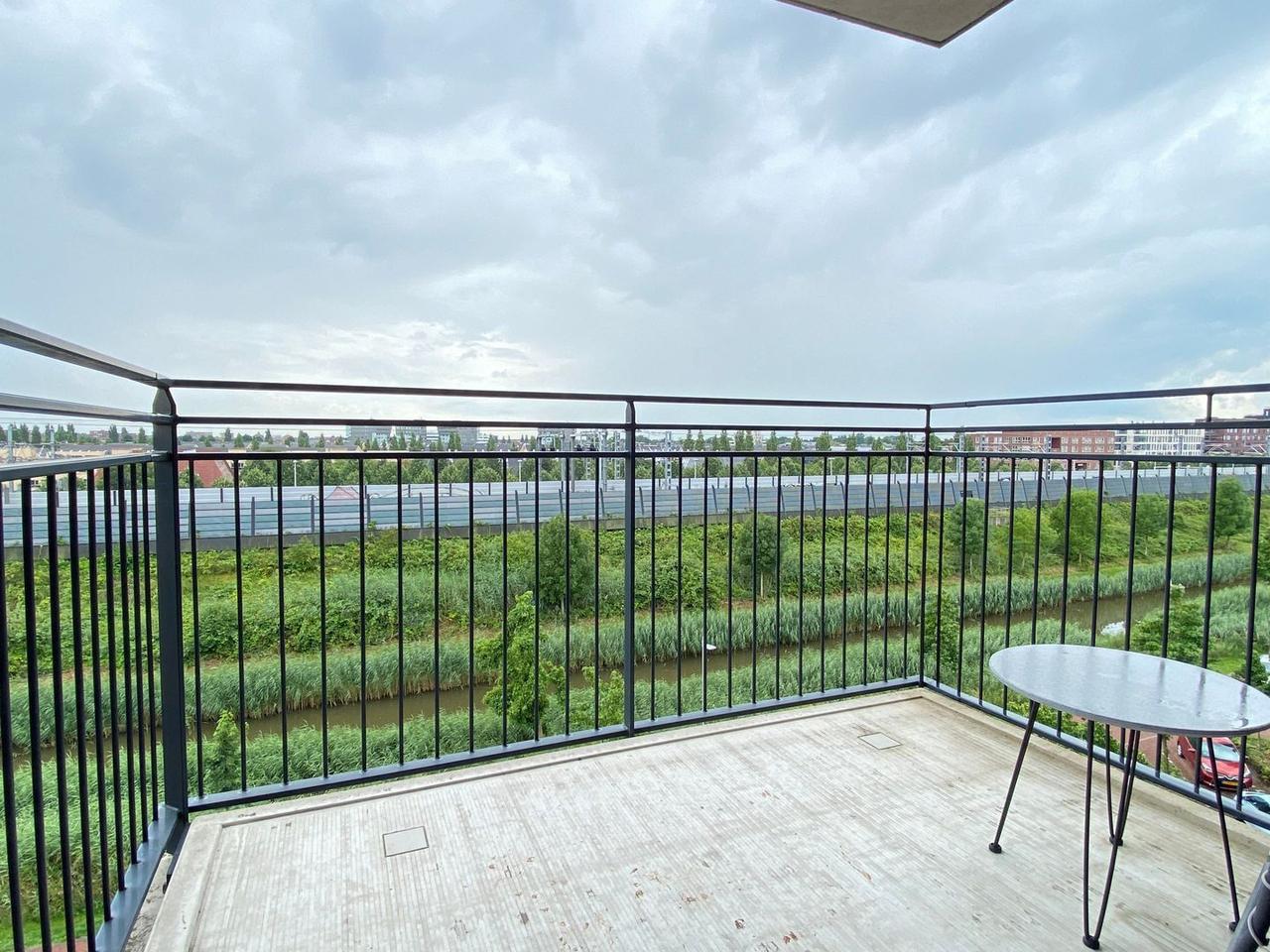 Furnished 2-room apartment with sunny balcony - Image 10