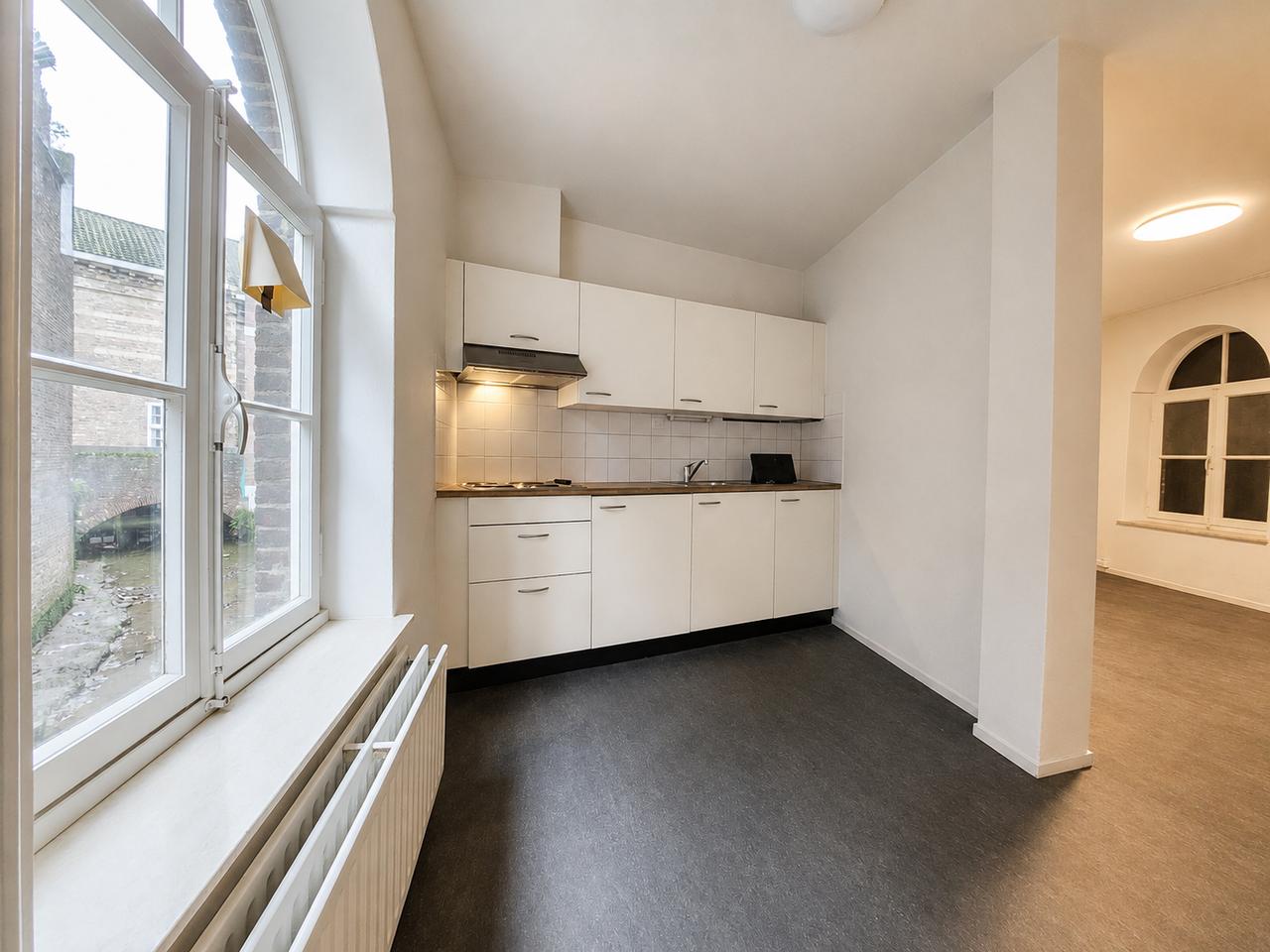 Living by the Jeker in Jekerkwartier - Image 3