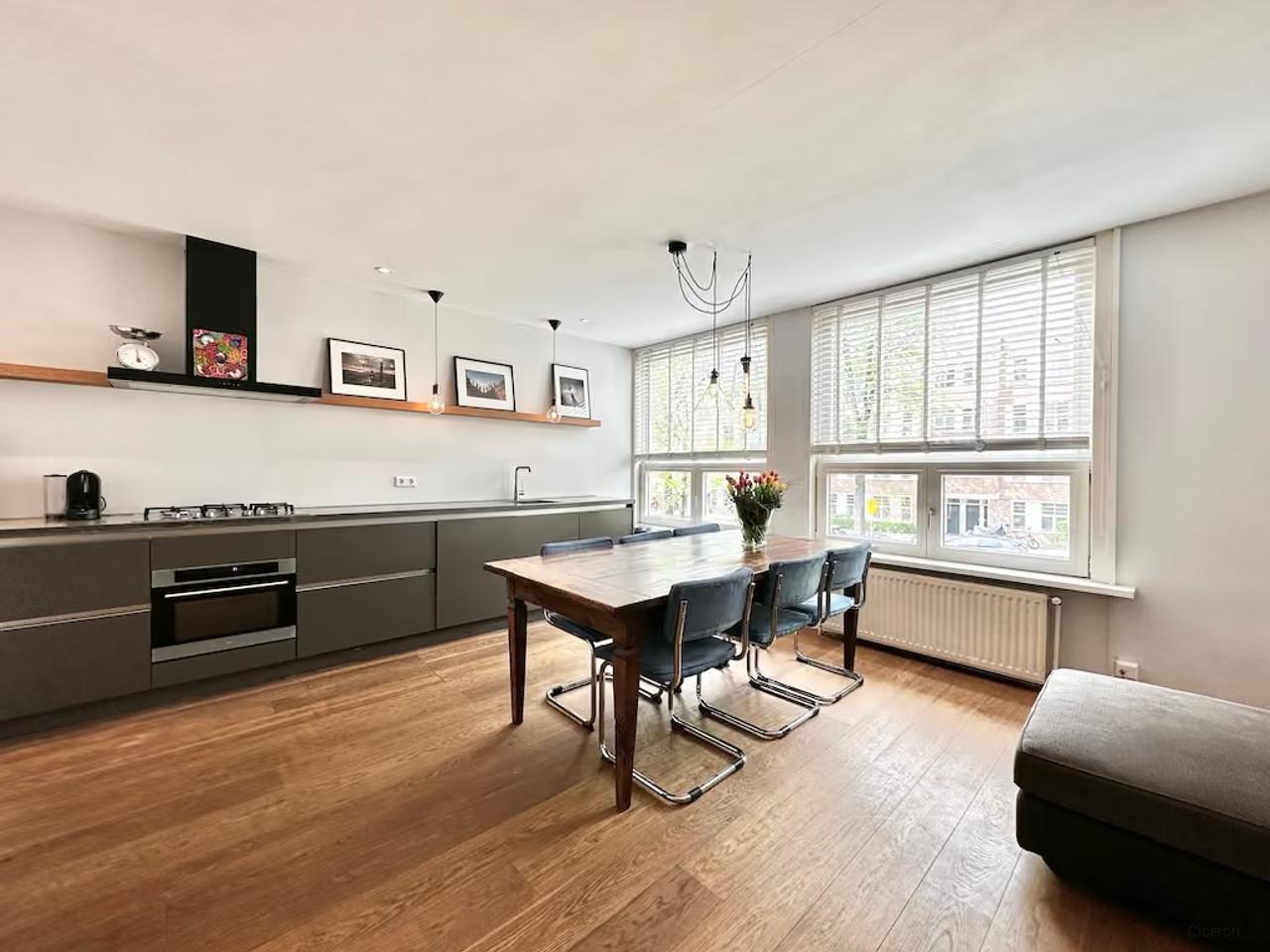 Licht 3-kamer appartement met balkon - Afbeelding 1