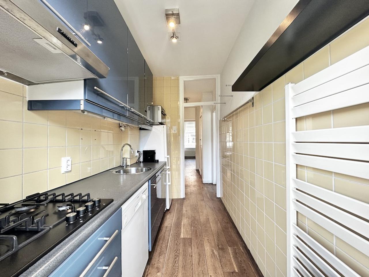 2-bedroom with roof terrace in West - Image 6