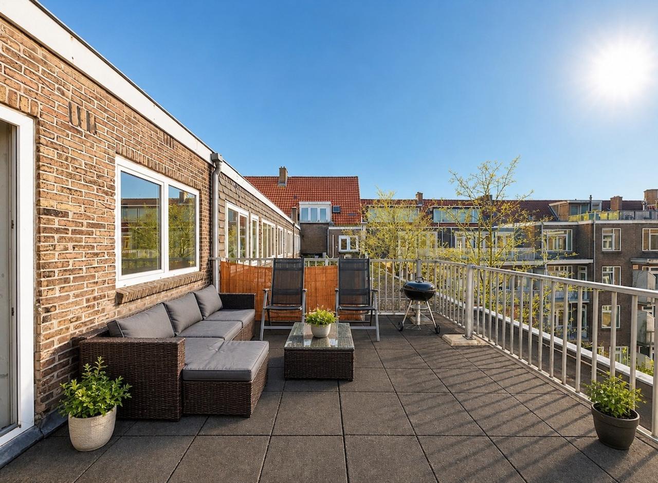 2-bedroom with roof terrace in West - Image 10