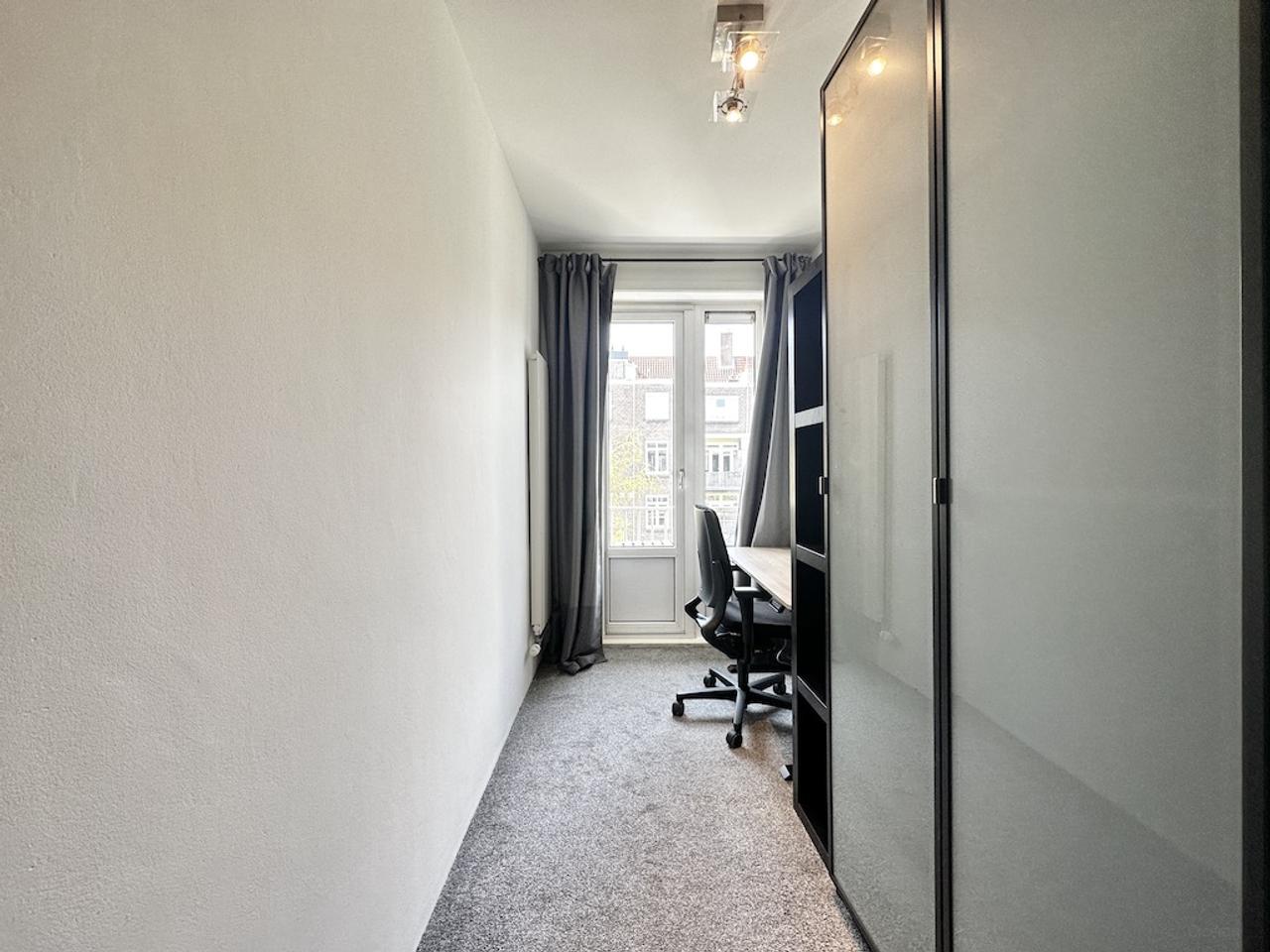 2-bedroom with roof terrace in West - Image 14