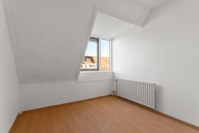 Family home with garage in Filmwijk - Image 9