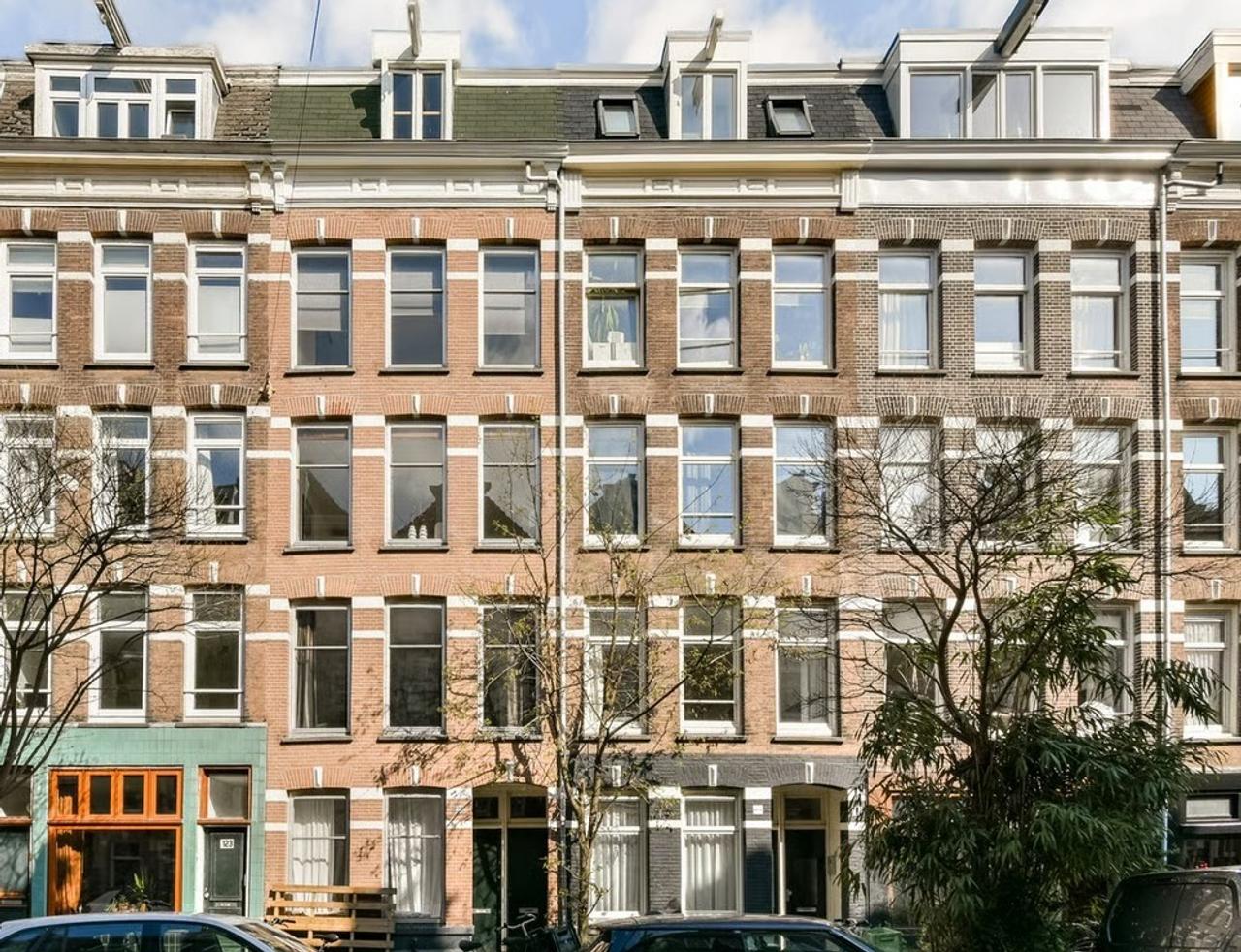 2-bedroom apartment with balcony in De Pijp - Image 1