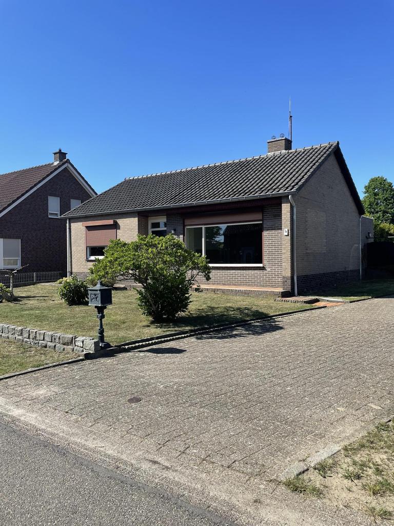 Detached bungalow with garden in Swolgen - Image 1